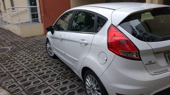 FORD FIESTA 1.6 TITANIUM HATCH 16V FLEX 4P POWERSHIFT